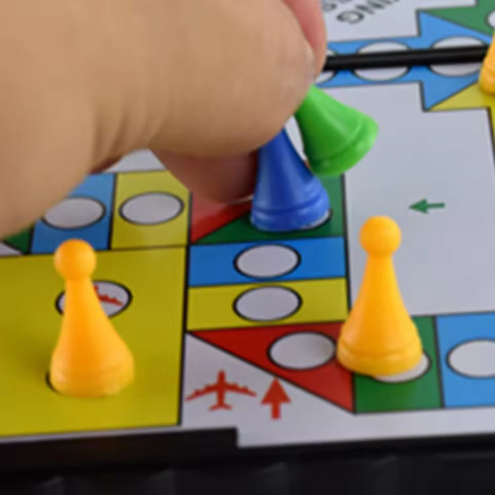 Foldable magnetic flying chess - đánh giá và giá Board Game Quacks