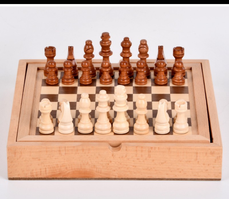 5 in 1 Wooden Chess Board Hand - đánh giá và giá Board Game Yearbook